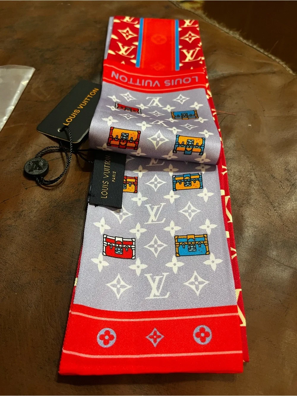 ❤️ Louis. Vuitton. Red Monogram Minimalle Bandeau Silk Scarf
